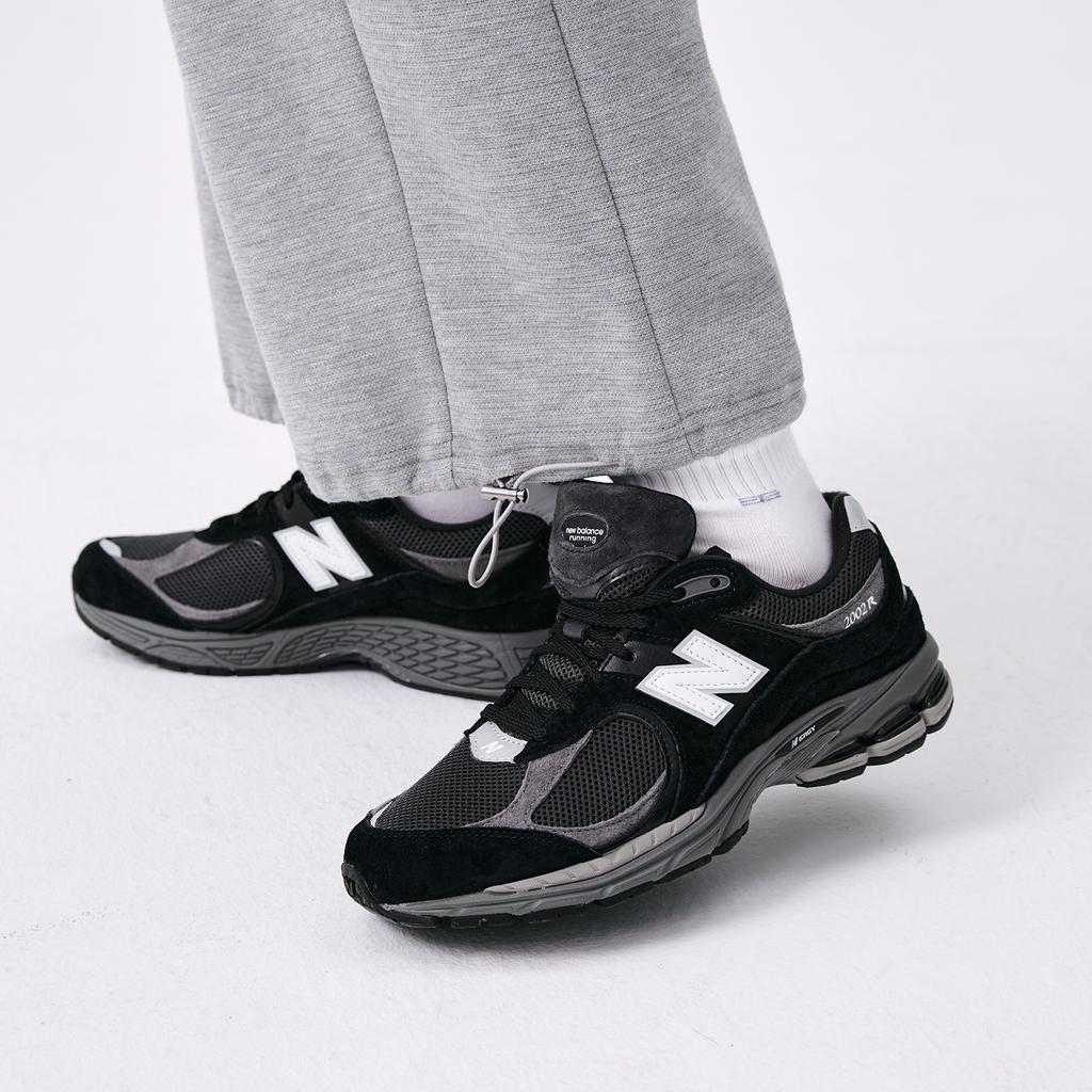 New Balance 2002R Черные эксклюзивные мужские кроссовки JD Темно-серые M2002RR1