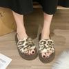 Мода 2024 года, горячая распродажа женской обуви, женские тапочки с открытым носком, модные повседневные тапочки с леопардовым принтом, женские новые короткие плюшевые плоские тапочки
