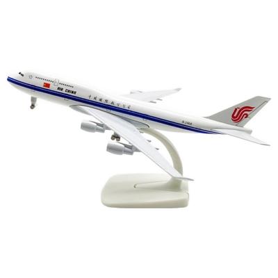Модель самолета Boeing 747 авиакомпании China Southern Airlines, 20 см (1:Масштаб 300)