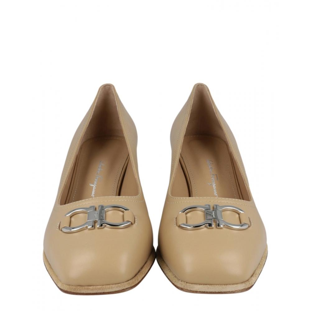 Salvatore Ferragamo Comiso Leather Pumps Beige White