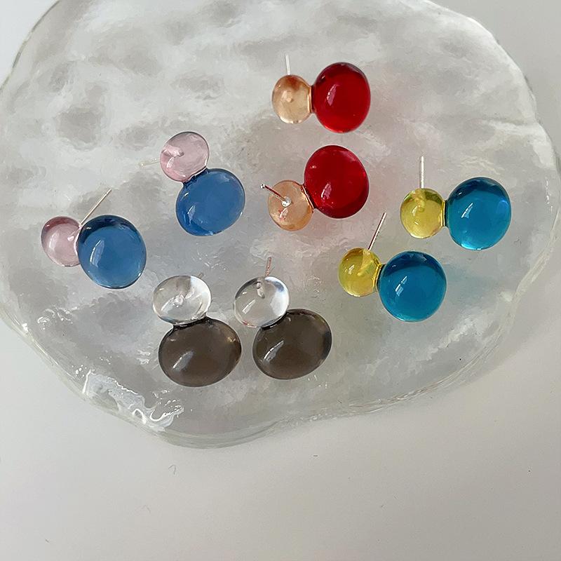 Серьги-гвоздики с шариками из смолы цвета дофамина, контрастные по цвету, женские, нишевые, простые и универсальные, модные серьги