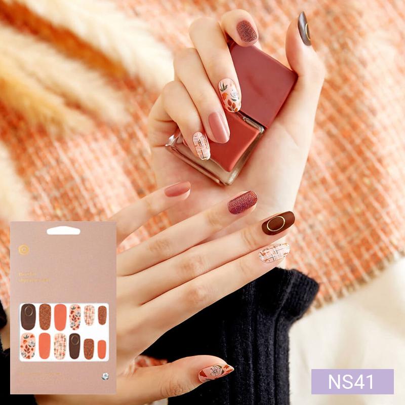 Гламурные наклейки для ногтей с ракушками и глиттером 24 шт. | Самоклеящиеся полоски, Смелый шик, Быстрый 5-минутный маникюр