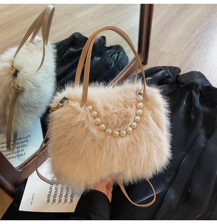 Autumn Furry Portable Small Bag Fashion Pearl Small Square Bag Autumn and Winter Textured Ladies Crossbody Furry Bag