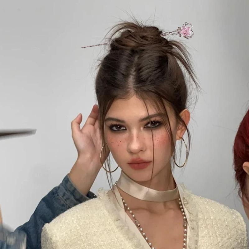 1pc Headdress Exquisite Hairpin Fashion Alloy Cute Hollow Heart Magic Wand Hair Sticks