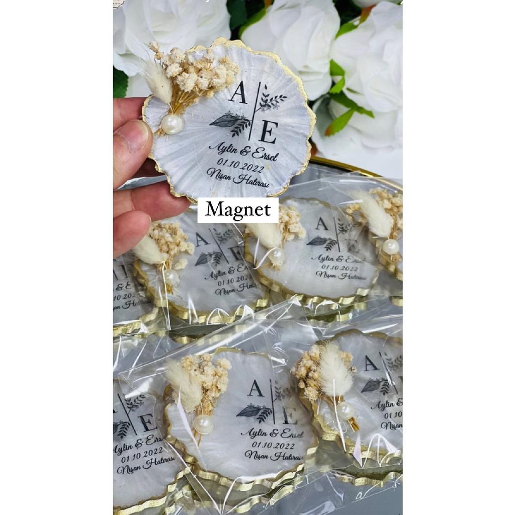 Mono Design Engagement Ornament Magnet 25 Pieces