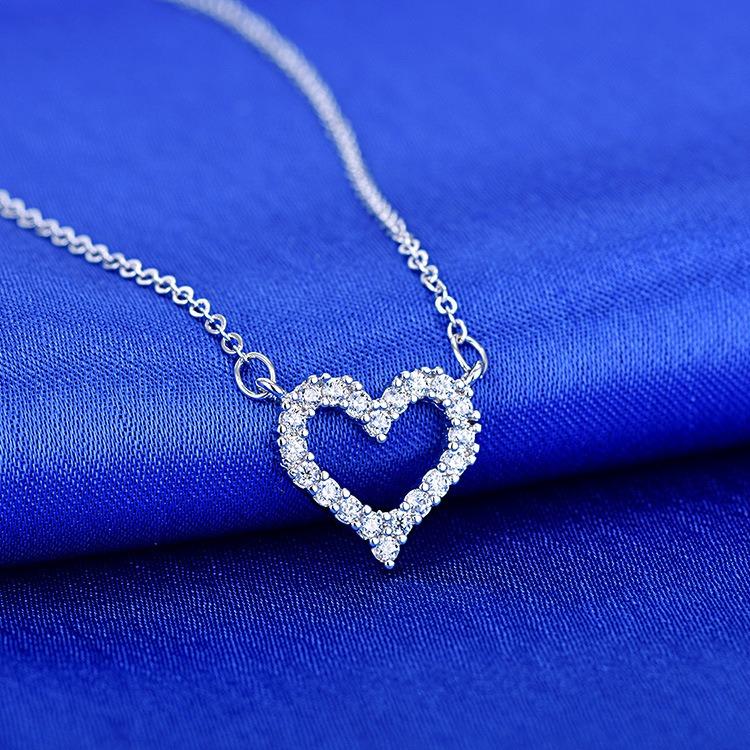 Ожерелье Love Heart с бриллиантовой микро-инкрустацией, подвеской в виде креста для девочки, универсальное