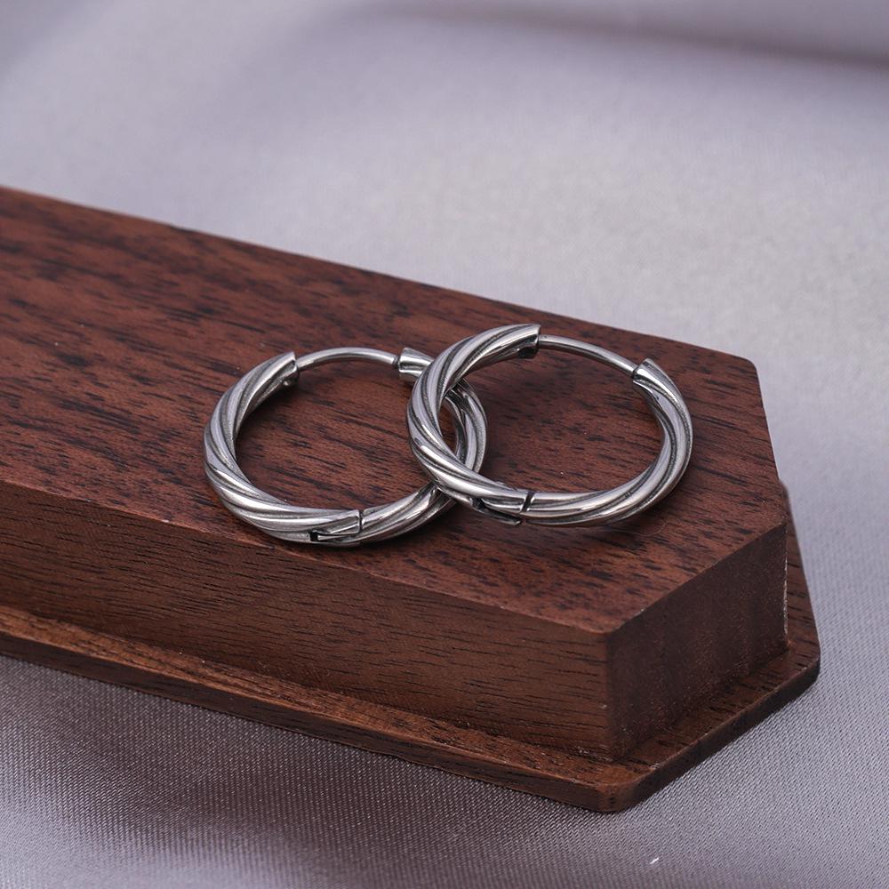 Серьги-иглы из серебра 925 пробы: Легкая роскошь, высококлассные пусеты и универсальный нишевый дизайн в виде колец для работы и стиля