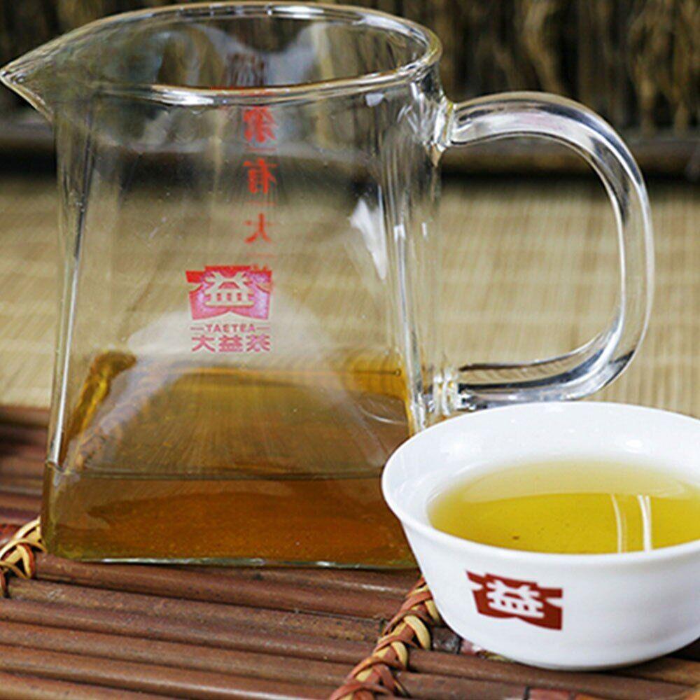 2012 TAETEA 7542 Шэн Пуэр Дайи 1401 Batch Raw Pu er Menghai Чайный пирог 357г