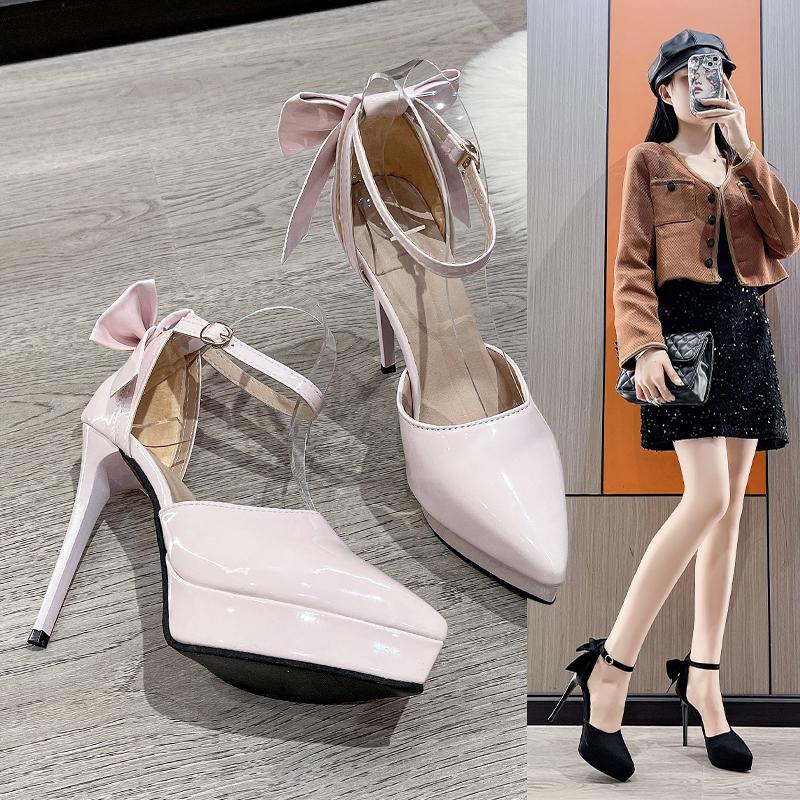 Мода 2024 Лето Новая Мода Атласные Босоножки на Высоком Каблуке Бант Пряжка на Одной Линии Острый Носок Толстый Каблук Женские Туфли Свадебные Туфли