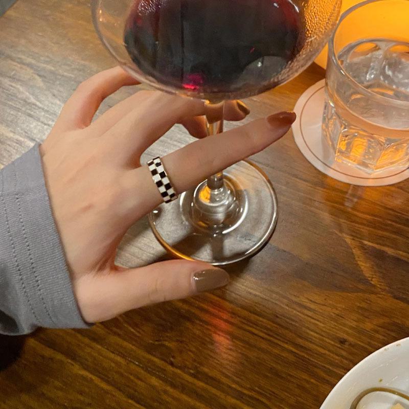 Кольцо-бантик из матового золота Sweet Bow Ring — регулируемое, высококачественное, женская мода на весну 2025 г.