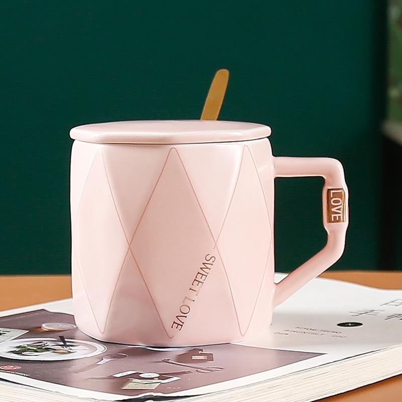 Керамическая чашка с крышкой и ложкой, креативная офисная чашка для питья для мужчин и женщин, парная черно-белая кружка, подарок на мероприятие