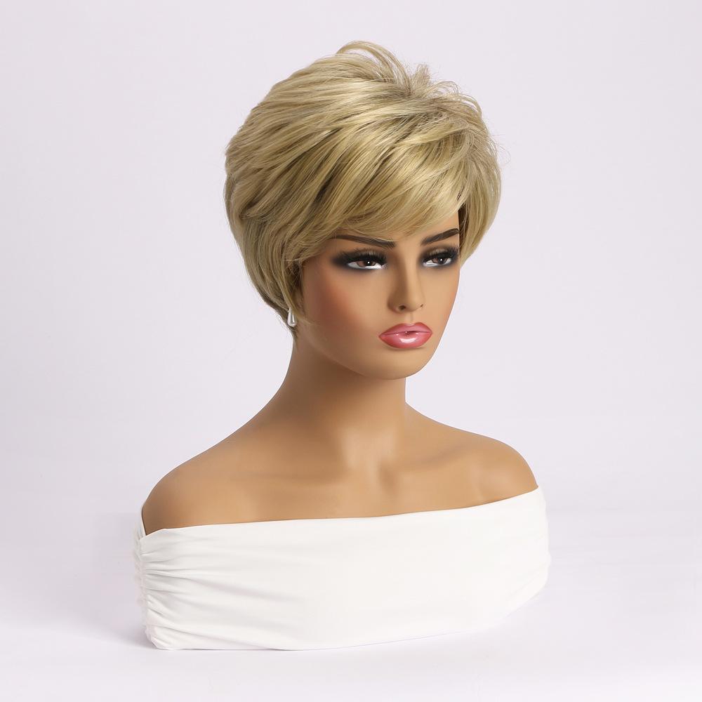 European and American Style Women Short Straight Blonde Wig Fashion Daily Use Natural Looking Synthetic Fiber Wig