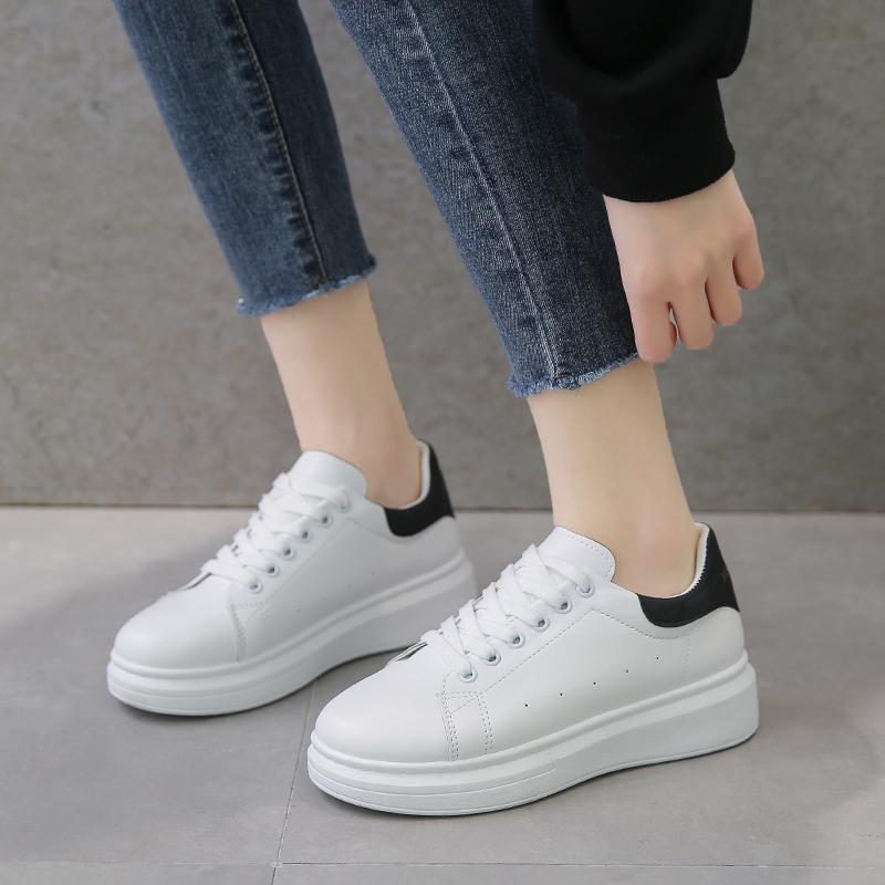 Fashion Outdoor White Men Casual Shoes Breathable Lightweight Couple Walking Running Sneakers Platform Sports Shoes Women Tennis Shoes