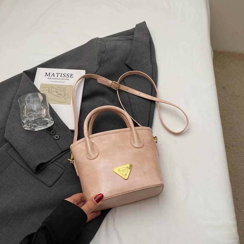 Популярная в этом году ретро-сумка женская большой вместимости 2025 новая весенне-летняя повседневная сумка-мессенджер портативная сумка-ведро