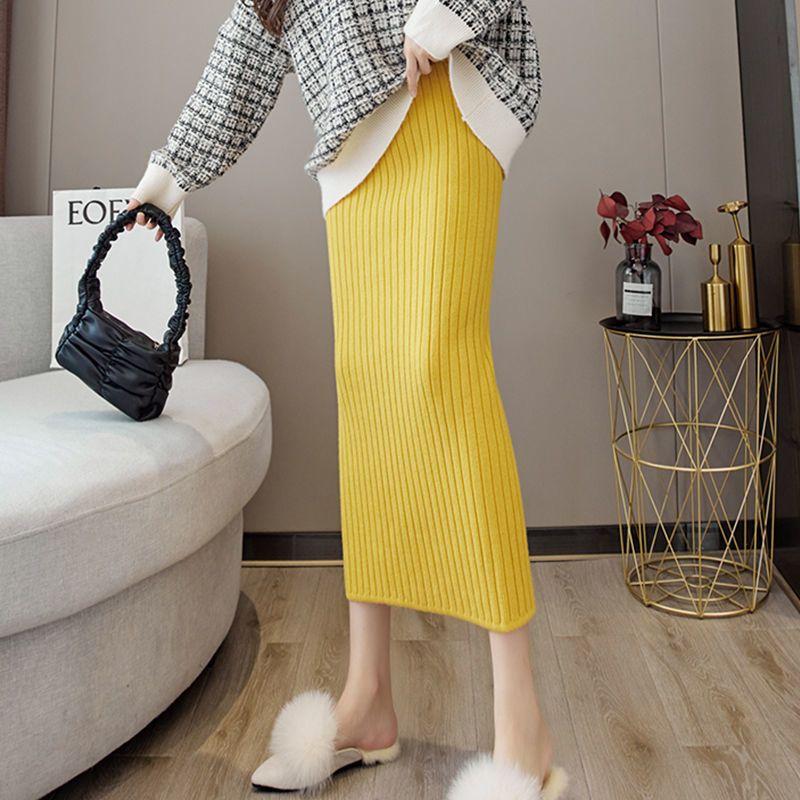 Осенне-зимняя трикотажная юбка средней длины для женщин с толстыми вогнутыми полосками Прямая юбка, облегающая ногу Юбка с разрезом средней длины