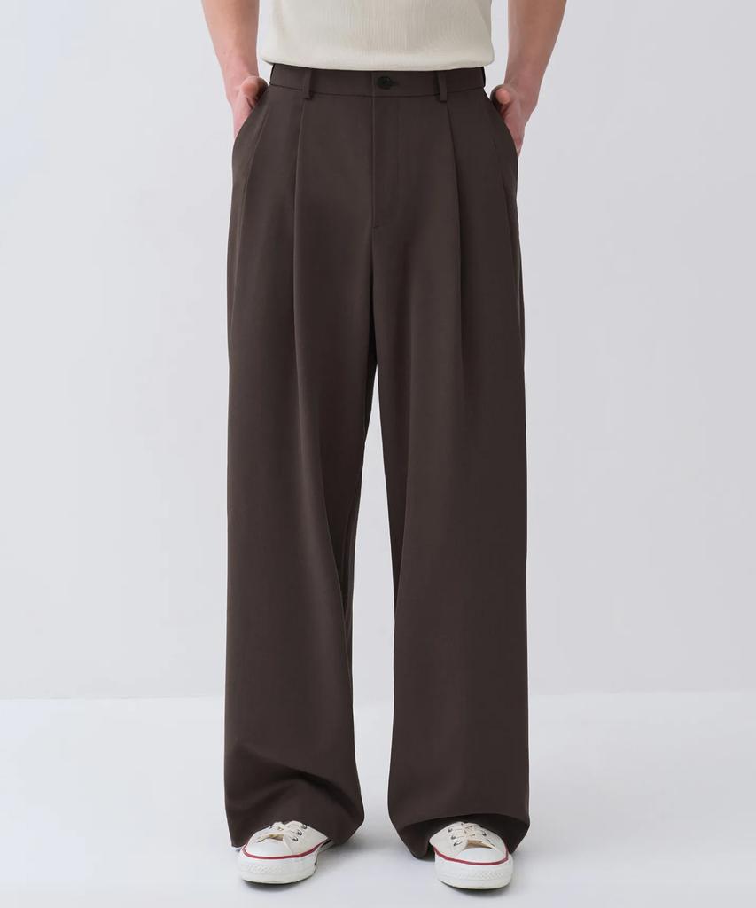 MUSINSA STANDARD Extra Wide Two-Tuck Hidden Banding Slacks [Van Dyke Brown]