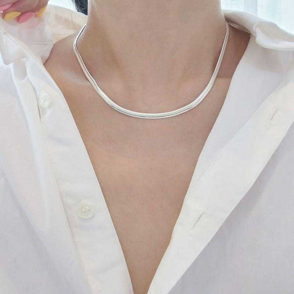 Jyoni / Round Snake Chain Silver Necklace (M)