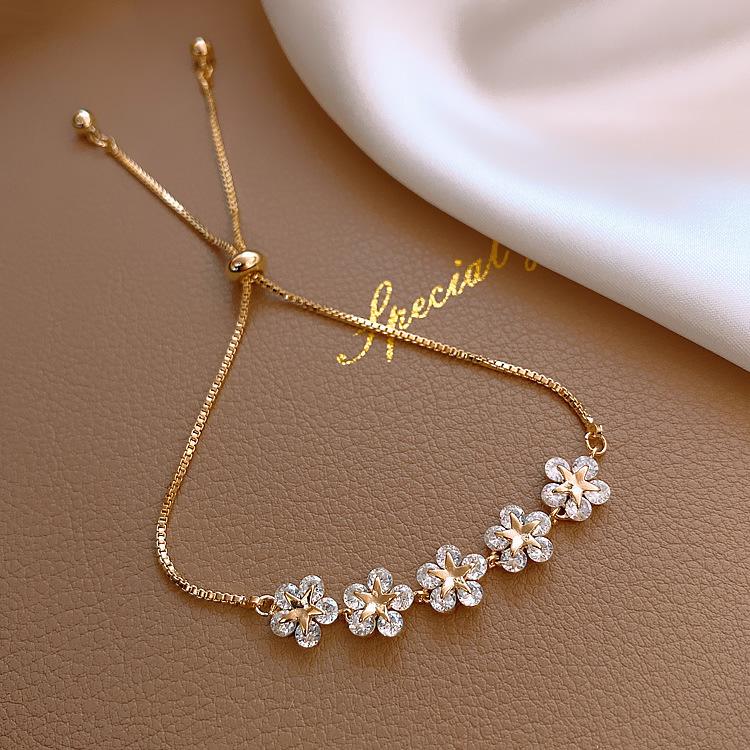 Five-pointed Star Zircon Petal Bracelet Female Online Celebrity Bracelet Student Girlfriends Korean Version of Simple Ins Design Personalized Jewelry.