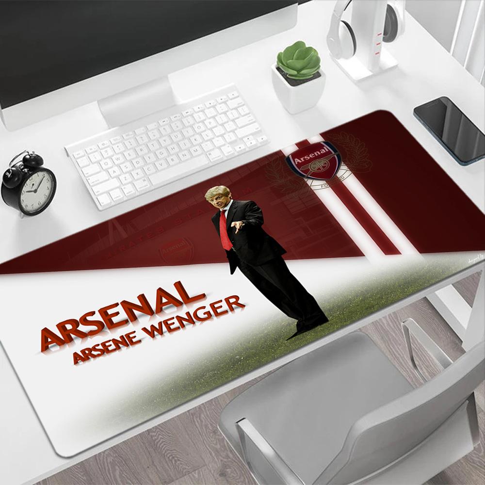 Football Player Celebration Large Mouse Pad Keyboard Mat Computer Desk Keyboard Mat Non-Slip Rubber Base Office and Gaming Desk Decoration