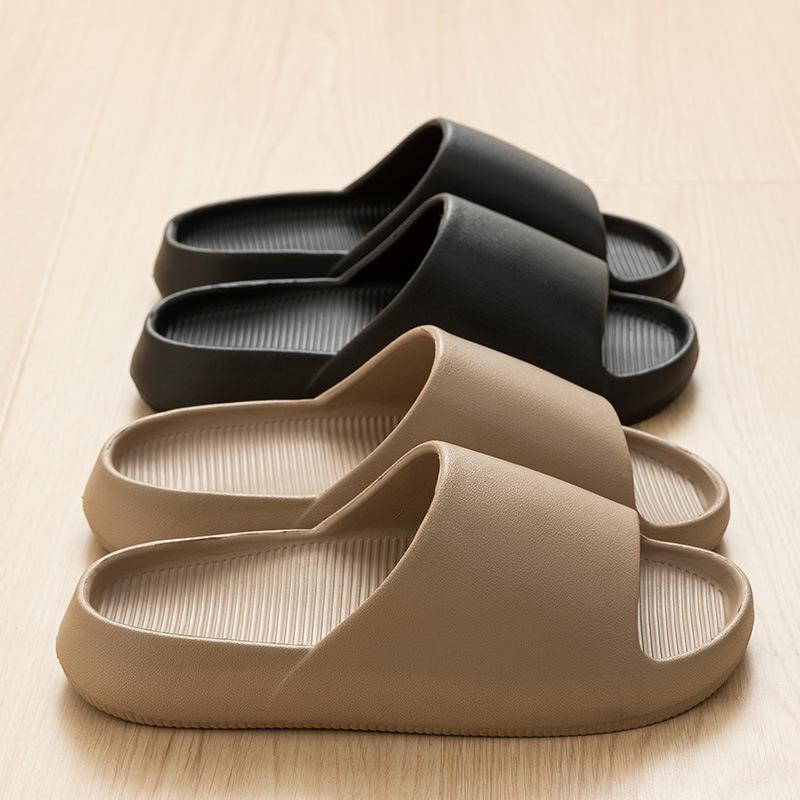 Новые утолщенные мягкие тапочки EVA для дома и улицы, нескользящие, летние, дезодорирующие, с ощущением наступления дерьма, высокие, эластичные, классные тапочки