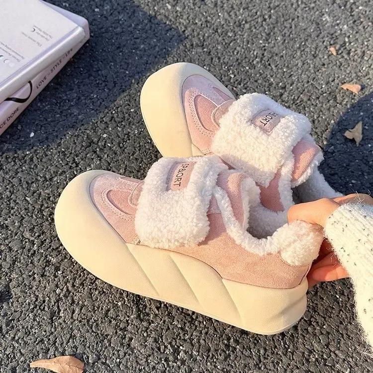 Модные хлопковые туфли на толстой подошве, новинка зимы 2024 года, повседневные теплые кроссовки в студенческом стиле, кавайные женские теннисные туфли в стиле Лолита на толстой подошве