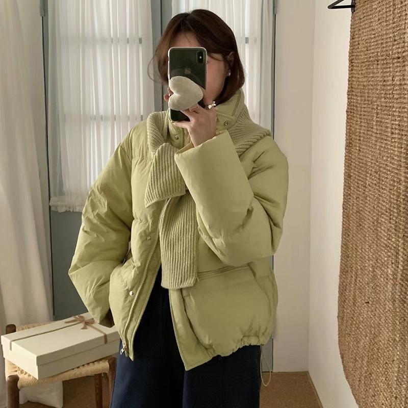 Милая женская короткая куртка-пуховик 2024 года, новая мода, воротник-стойка, съемный шарф, шапка, утолщенная куртка-хлеб, модная