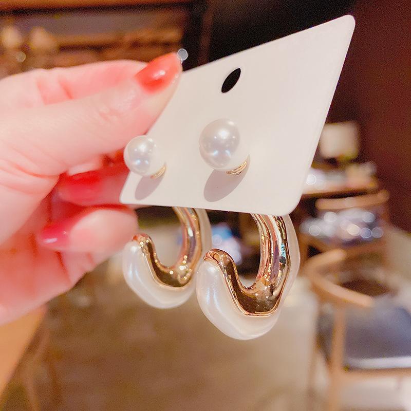 New geometric 911 real gold electroplating irregular pearl earrings female Korean temperament cold wind Internet celebrity earrings