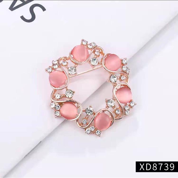 High-End Alloy Brooch with Pearl Imitation and Rhinestone Corsage Pin - Fashion Accessory