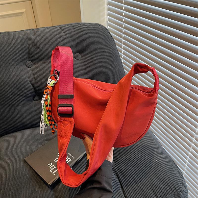 Повседневная маленькая сумка женская новая большая вместительная универсальная сумка-пельмень летняя универсальная на плечо через плечо