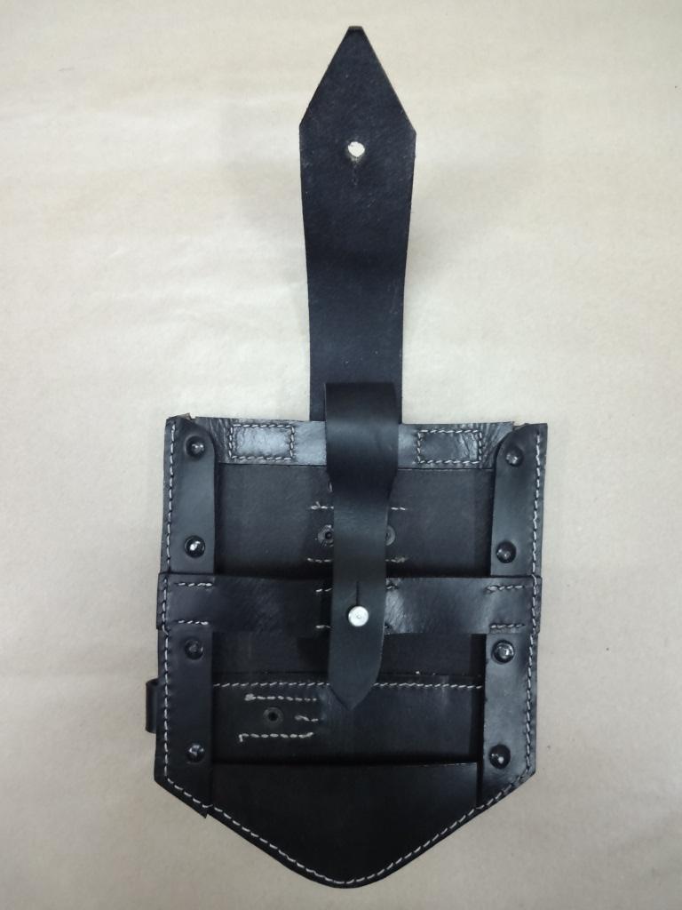 Немецкий складной чехол для лопаты из черной кожи - репродукция MU-IEY3-VQZO