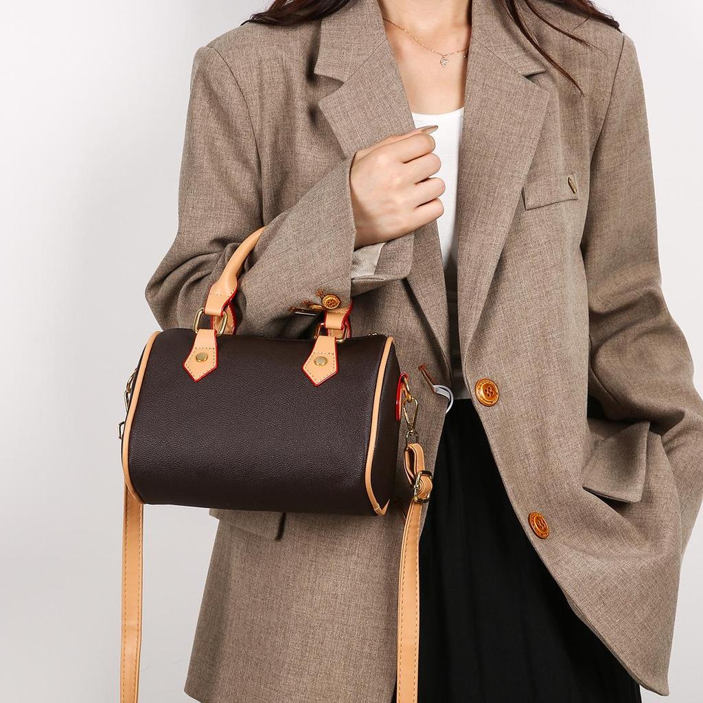 2025 High-End Luxury Pillow Bag: Versatile Women's Fashion Crossbody & Shoulder Bag