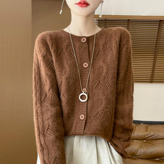 Women's French Retro Knit Vest: Round Neck, Sleeveless Tank Top, Autumn Layering Sweater 2025