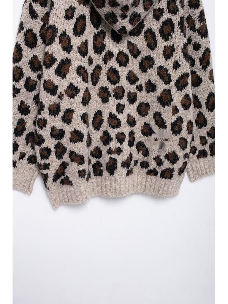 Женский вязаный свитер с капюшоном с леопардовым принтом - Зима 2024, европейский и американский стиль