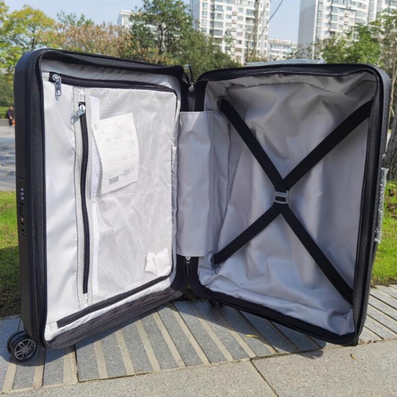 Samsonite HI-FI Spinner Luggage