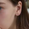 Серьги-кольца из серебра 925 пробы с муассанитом 'Вечность' с застежкой 'одно касание'