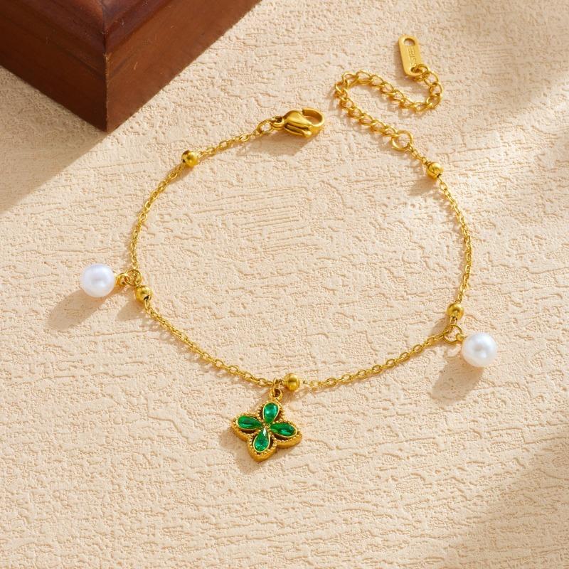 Gold Plated Clover Emerald Cubic Zirconia Pearl Bracelet
