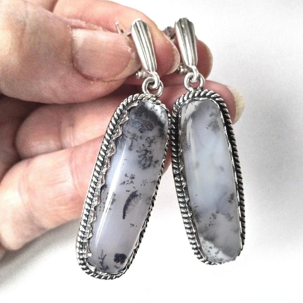 Chalcedony Imitation Natural Stone Earrings Are Small, Exquisite and Versatile Earrings. They Are Fashionable and Retro Bohemian Accessories