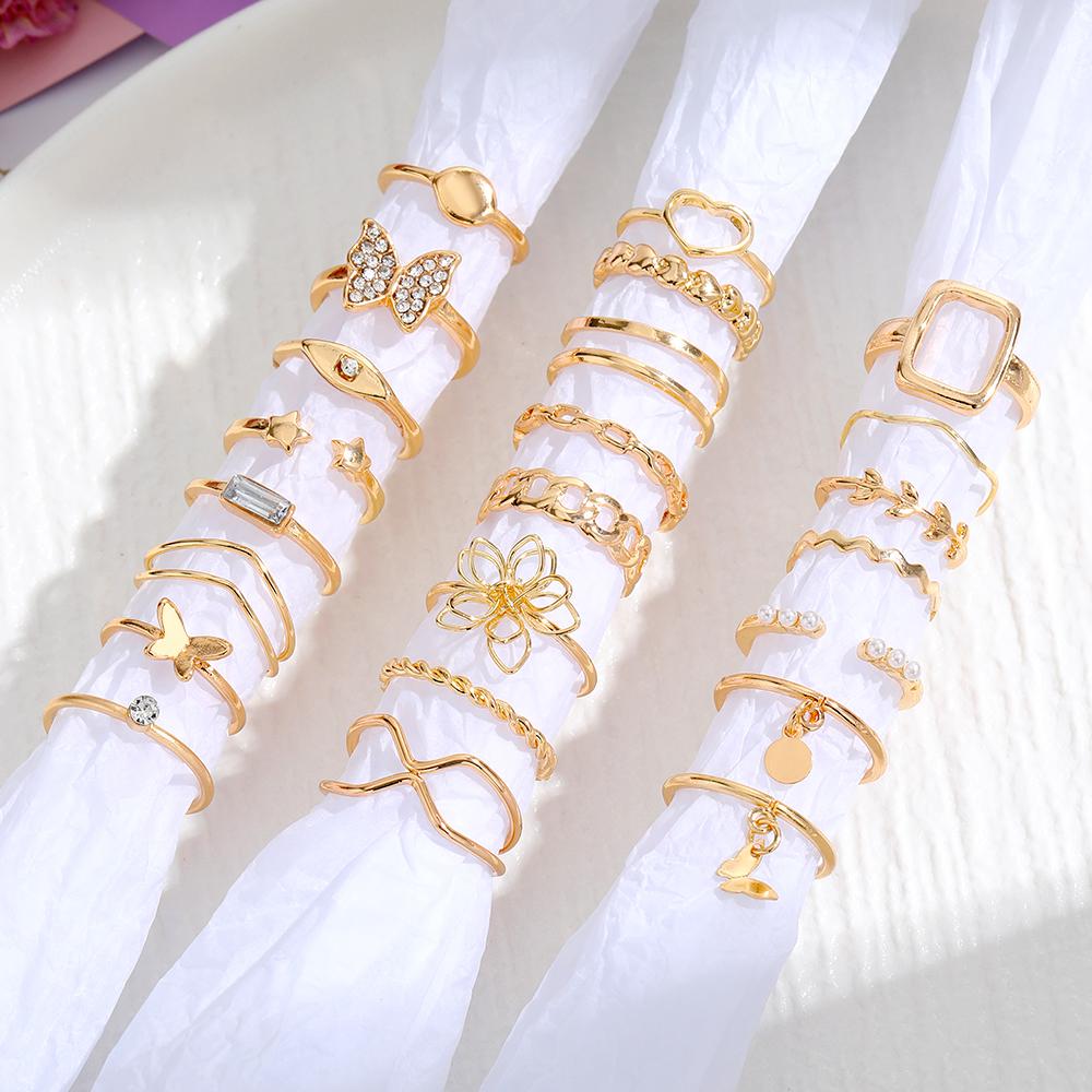 2023 Винтажное полое кольцо Роскошное кольцо с бабочкой и цветком Звезда Простые ювелирные аксессуары Кольцо Love Women Party Универсальный комплект из 23 предметов Кольцо