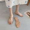Новые женские сандалии на один палец 2025 лето модные простые на плоской подошве уличные тапочки повседневная ленивая обувь