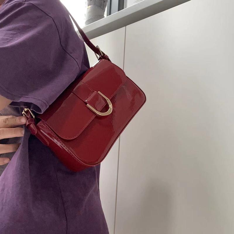 Женская сумка через плечо из лакированной кожи в стиле ретро, ​​роскошная сумка через плечо с клапаном, однотонная сумка подмышками, красная сумка через плечо, женская сумка