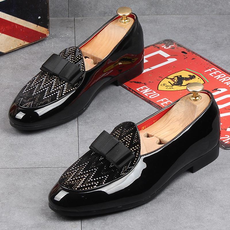 Fashion Designer Men Black Bowtie Patent Leather Slip On Casual Shoes Gentleman Formal Wedding Dress Homecoming Footwear Zapatos Hombre