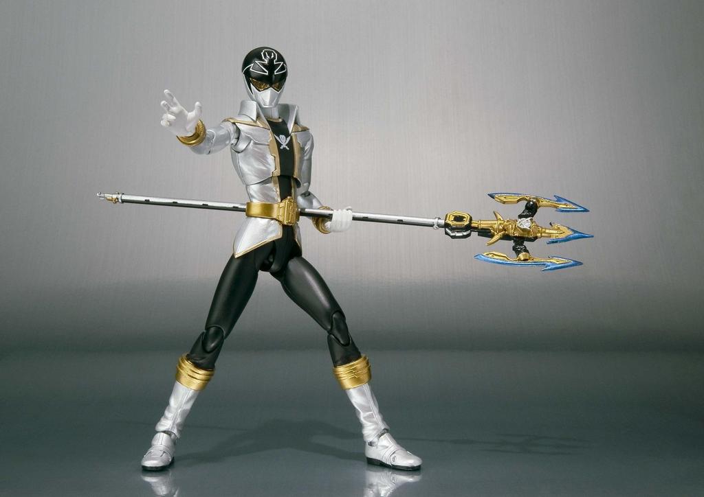 TAMASHII NATIONS Gokai Silver SHFiguarts