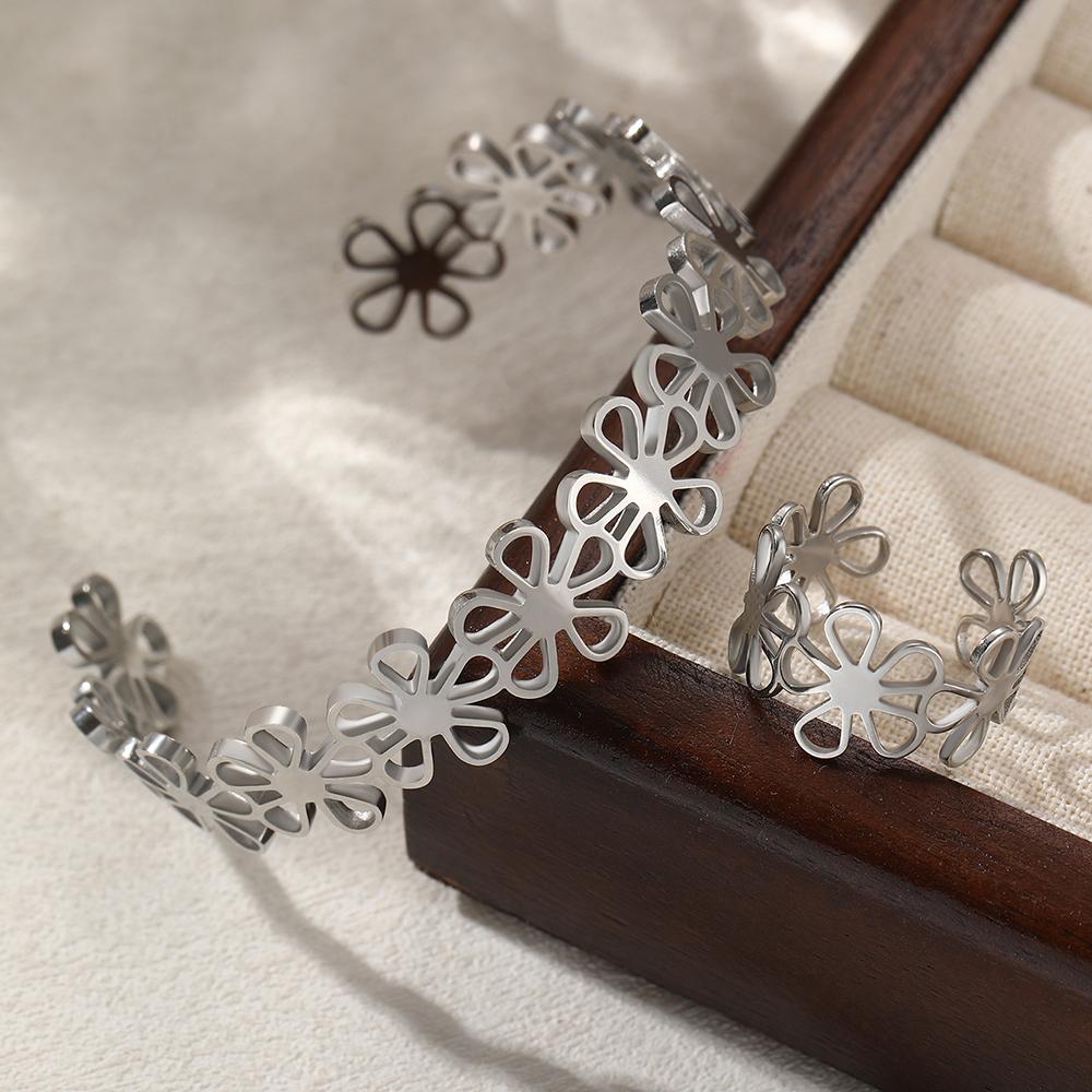 Stainless Steel Bracelet Rings Set Hollow Flowers Unusual Retro Bracelet Ring For Women Jewelry Non-fading High-quality Gift New