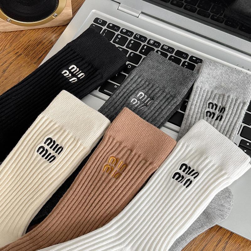 3 Pairs Socks Designer Luxury Women Stockings Brand Cotton Embroidered Letter Striped Mid-Tube Solid Stack Loose Fashion Socks