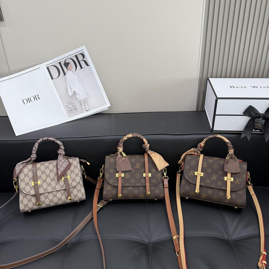 New Women's Bag Fashion Style Letter Old Flower Messenger Bag Portable Shoulder Oblique Span Bag