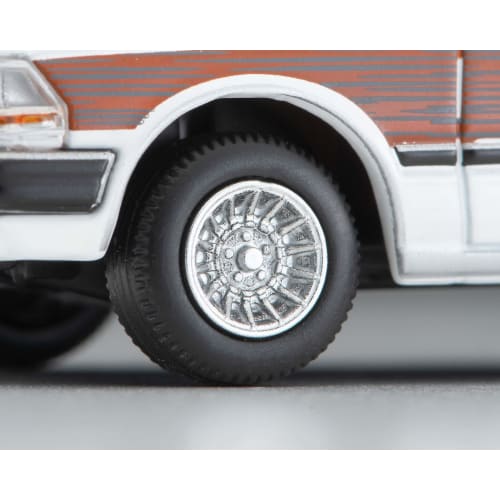 TOMYTEC Tomica Limited Vintage Neo 1/64 Scale LV-N209c Nissan Cedric Wagon V20E GL Custom Specification White/Wood Grain Finished Model