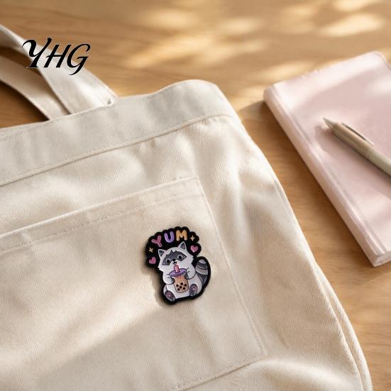 Easy to Use Lapel Pins Cartoon Raccoon Brooch Pin, Animal Decorative Enamel Badge, Alloy Theme Pin for Jackets Backpacks Hats Scarves Clothing