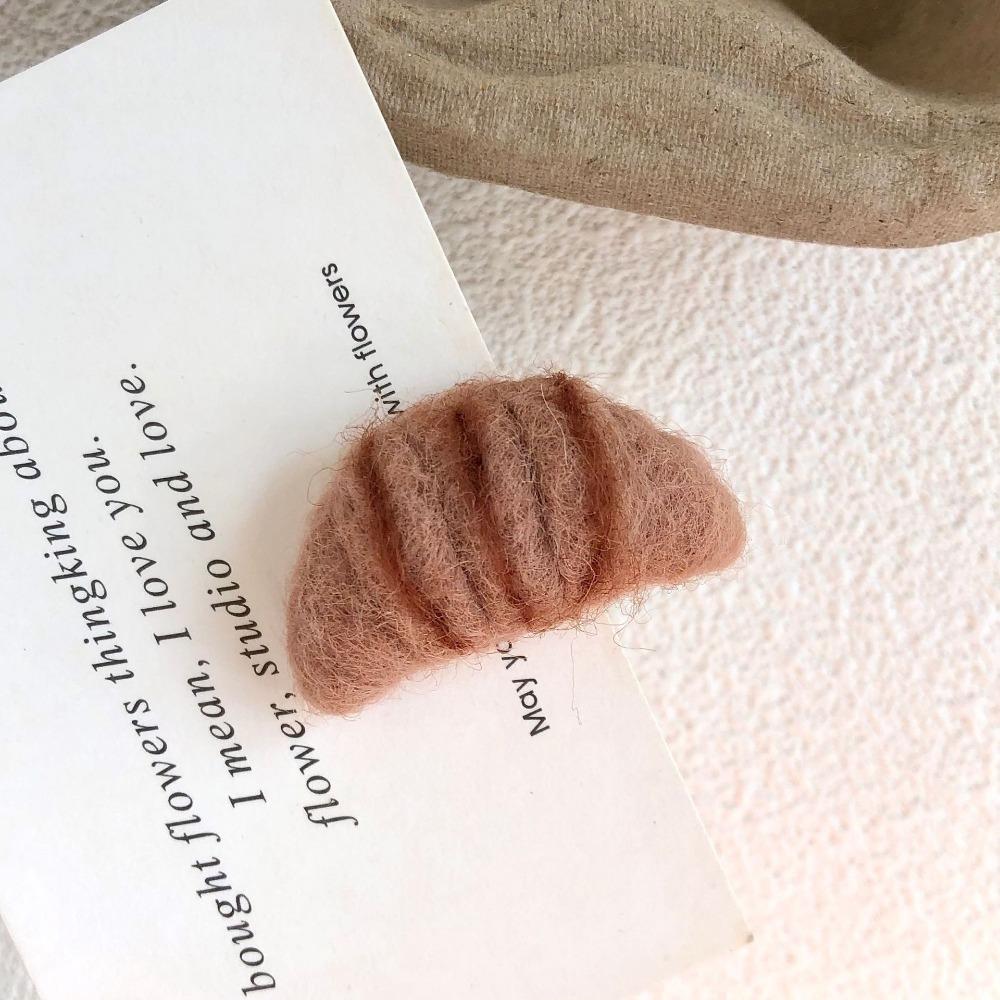 Wool Felt French Bread Hair Clip Pretzel Pineapple Bun Brooch Funny Raisin Toast Pin Students