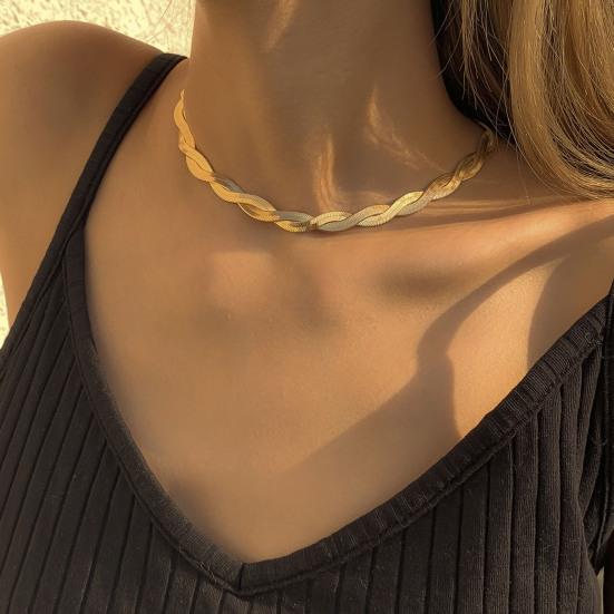 Stylish Cold Feel Lightweight Chain Necklace Snake Bone Style Choker for Dating