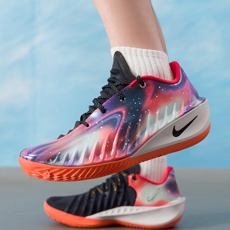 Nike Men's GT Cut On-Court Basketball Shoes